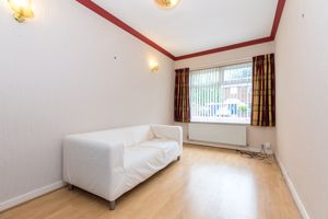 sitting room- click for photo gallery